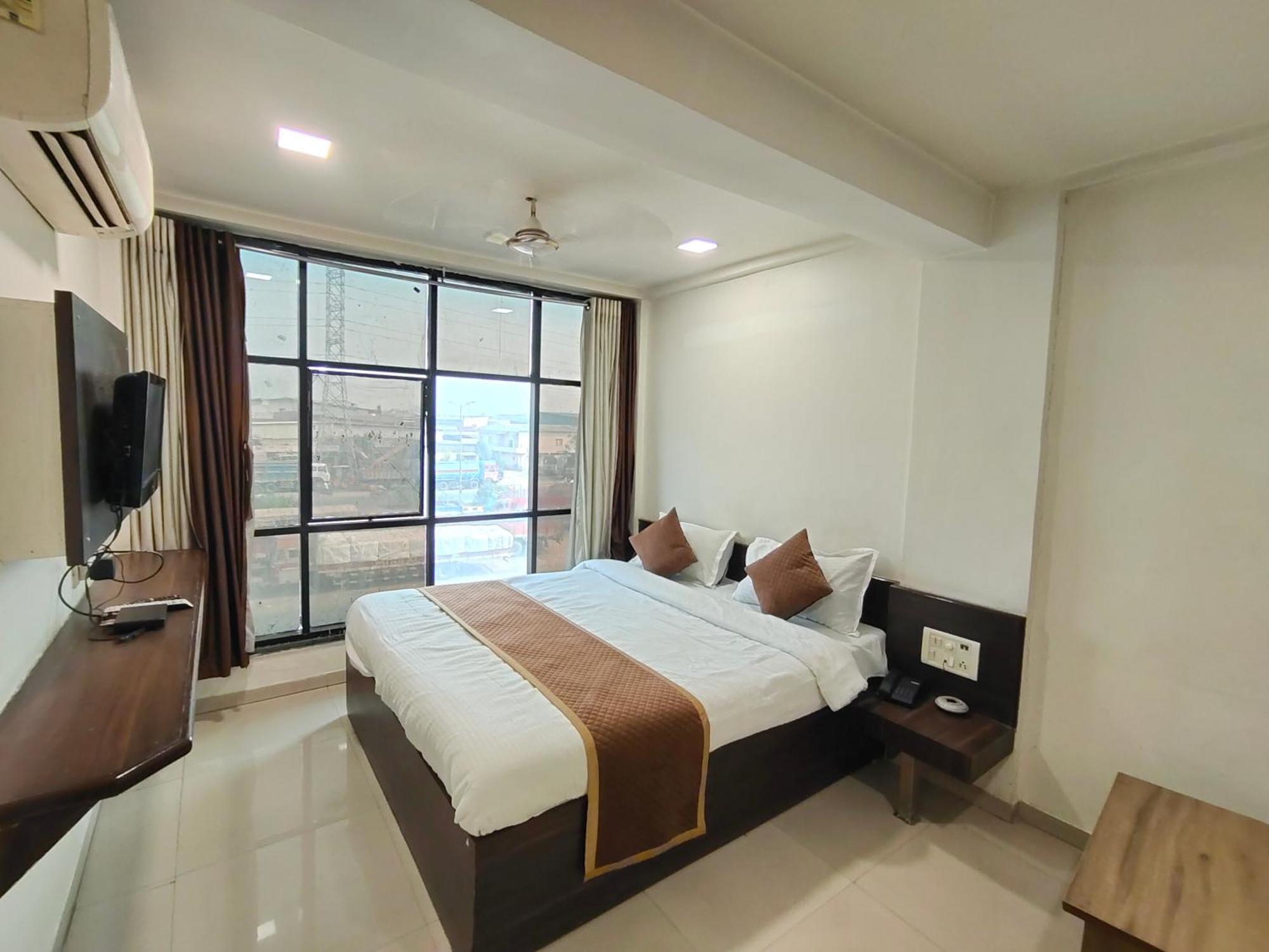 Hotel Palm Residency Ahmedabad Extérieur photo