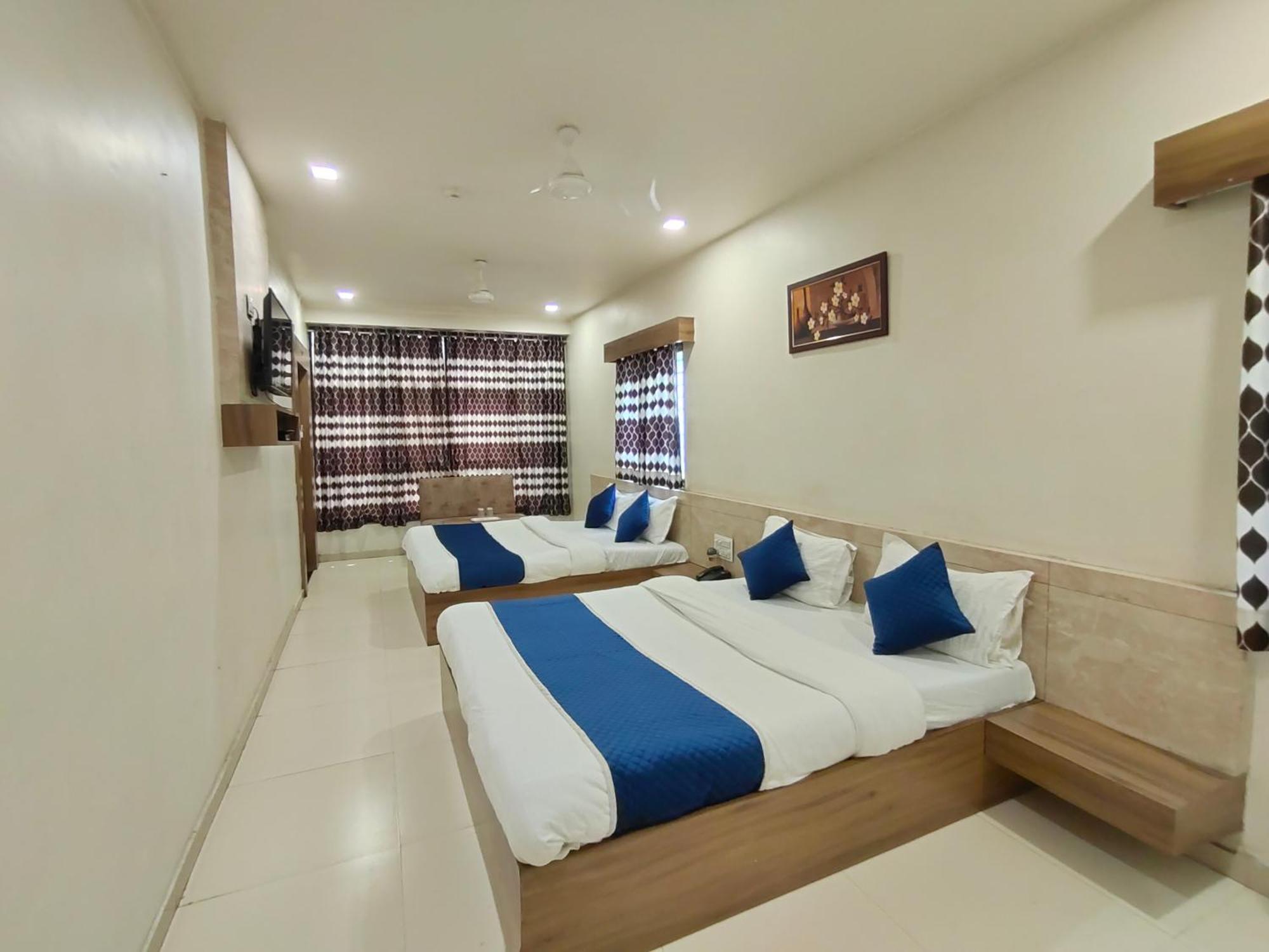 Hotel Palm Residency Ahmedabad Extérieur photo