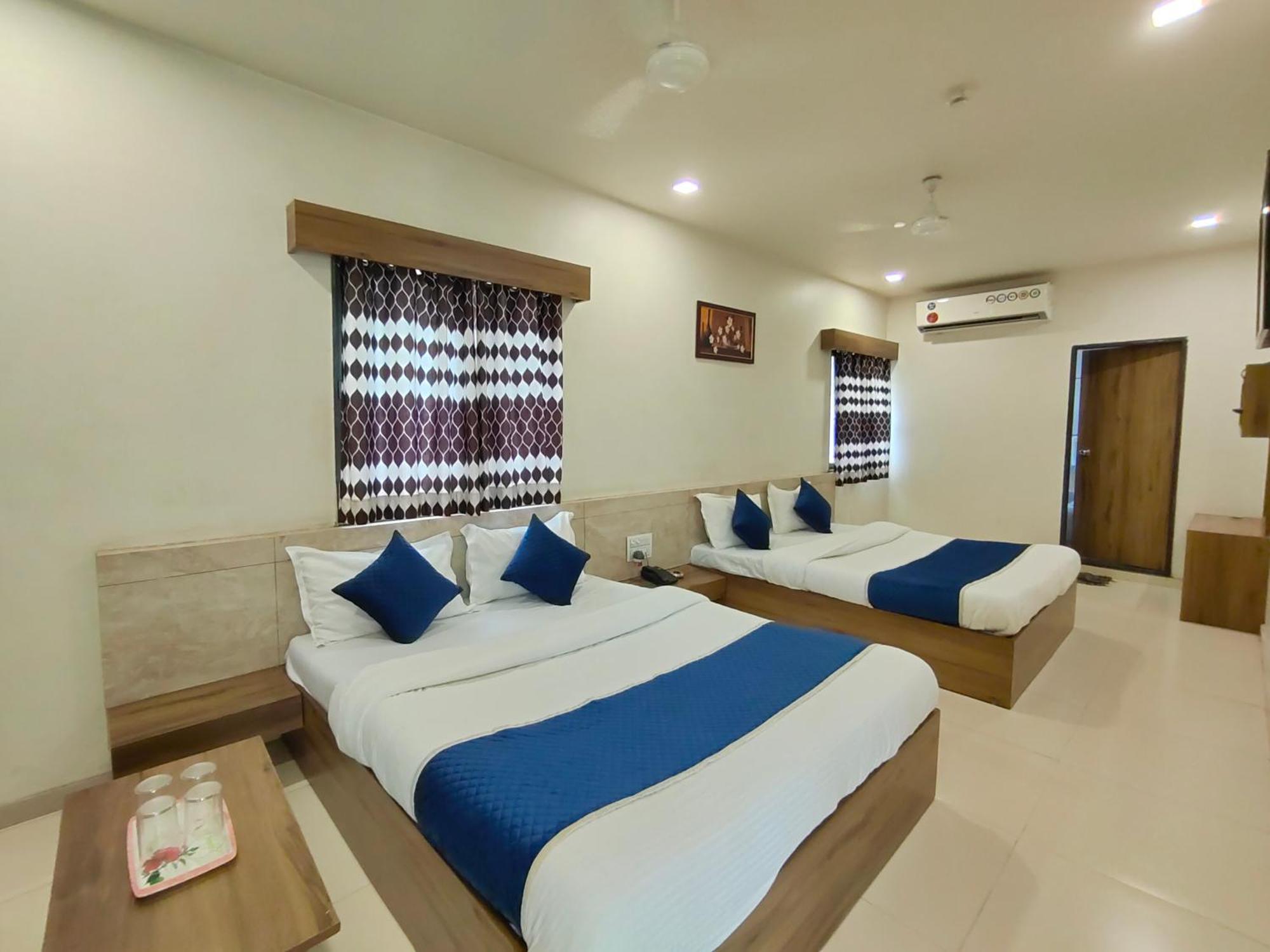 Hotel Palm Residency Ahmedabad Extérieur photo